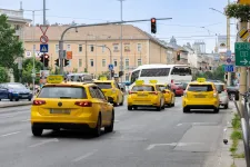 Kifutottak az akciók, már nem annyira jó buli a Bolt és az Uber a taxisoknak