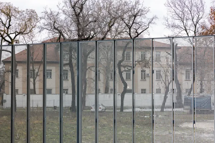 Hatszázezer depressziós országa vagyunk, mégis akad kórház, ahol száz pszichiátriai ágyra jut egy orvos