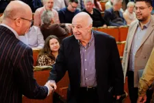 Elmentem megnézni, mitől olyan népszerű Nógrádi György