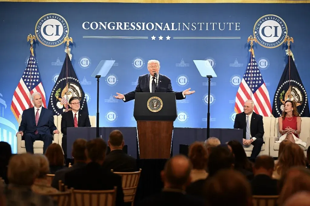 Trumpék kivonták a szankciós körből és engedélyezték a tengeren rekedt orosz olaj felvásárlását