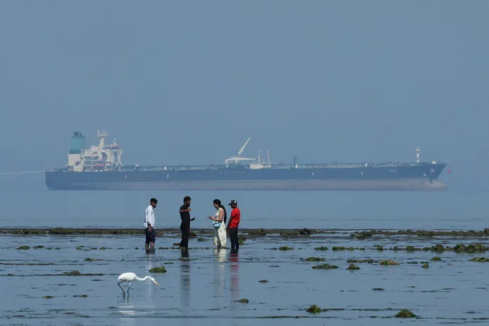 Orosz olajat szállító tanker, az MT Desert Kite lehorgonyozva az indiai Gudzsarát partjainál 2026. március 11-én – Fotó: Amit Dave / Reuters