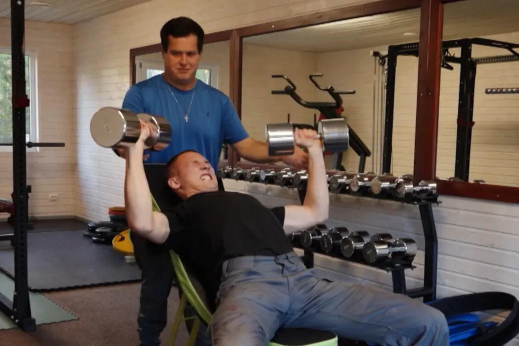 A kísérleti falu, ahonnan a függők és a bűnözők megpróbálnak visszatérni a társadalomba