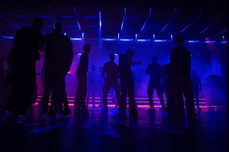 Már eleve rosszul ment a szórakozóhelyeknek, amikor még a kormány is rájuk szállt