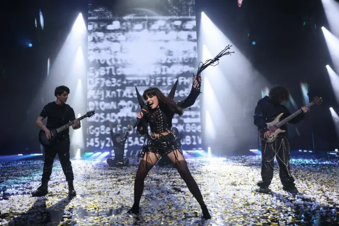 A szexuális fojtogatást népszerűsíti Románia idei eurovíziós dala a kritikák szerint, követelik a kizárását