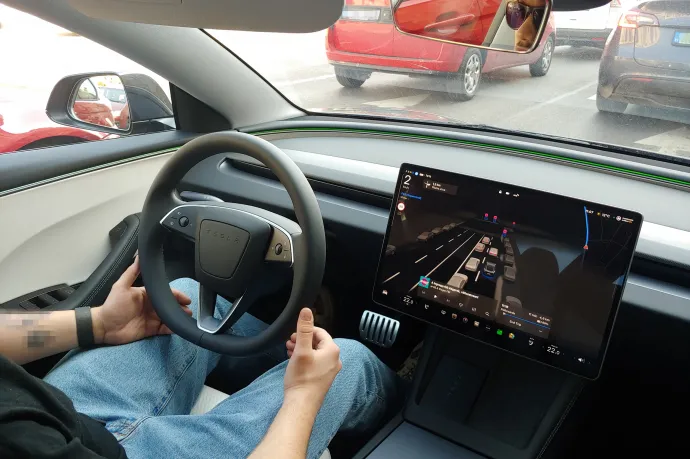 Önvezetés sűrű forgalomban – Fotó: Zách Dániel / Telex