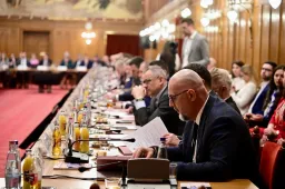 Nem futottak össze Zelenszkijjel Bukarestben az RMDSZ-es politikusok, épp Budapesten voltak Orbán Viktornál