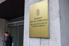 Már elérhető az adóbevallás, néhány perc alatt elintézhetjük