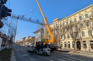 Robot Magyar Péter mozgósít telefonon a vasárnapi Nemzeti Menetre