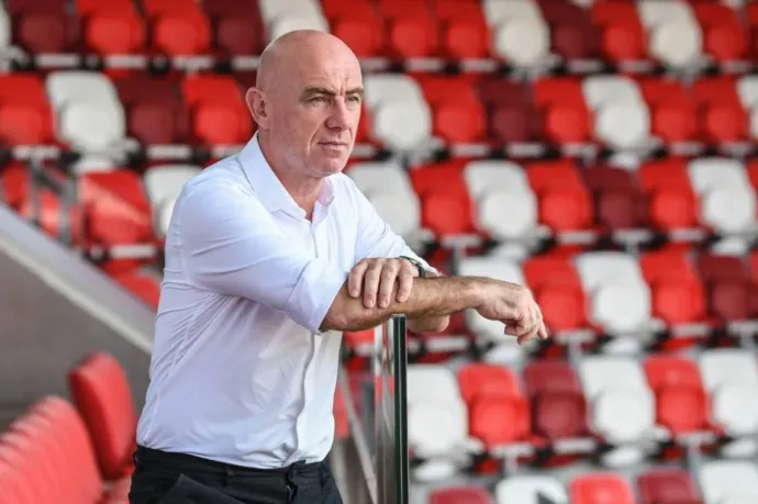 Kaptak egy négyest a sereghajtótól, másnap kirúgták a Diósgyőr sportigazgatóját