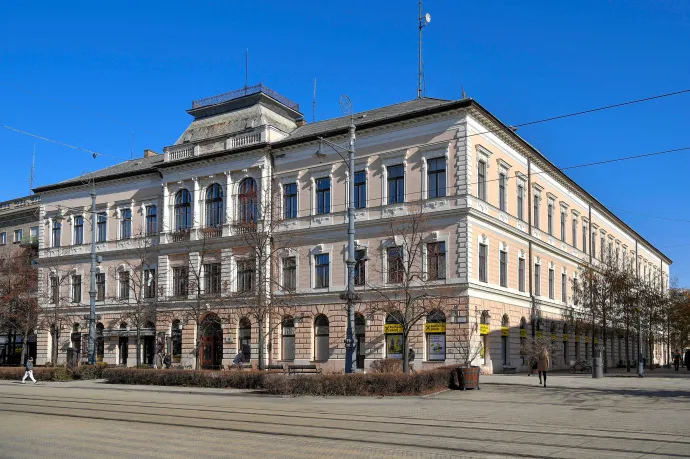 Még a választások előtt elárvereznék a MÁV debreceni székházát