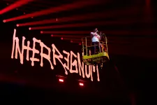 „Én legalább annyira rajongok Beton.Hofiért, mint ti” – mondta Beton.Hofi az arénás koncertjén