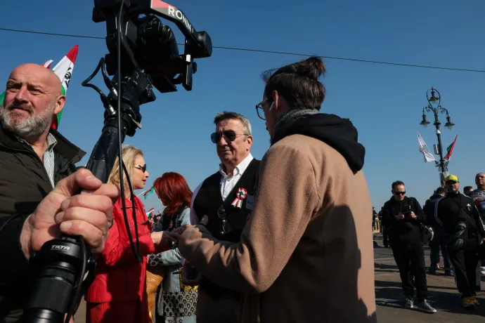 Győzike, Fásy Ádám, Bayer Zsolt a hídon, Pataky Attila és Sasváry Sándor is érkezik – Fotó: Hevesi-Szabó Lujza, Bődey János / Telex