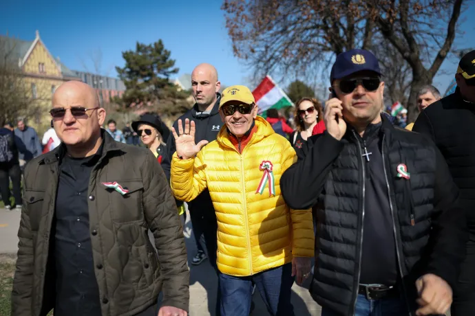 Győzike, Fásy Ádám, Bayer Zsolt a hídon, Pataky Attila és Sasváry Sándor is érkezik – Fotó: Hevesi-Szabó Lujza, Bődey János / Telex