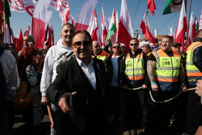 Győzike, Fásy Ádám, Bayer Zsolt a hídon, Pataky Attila és Sasváry Sándor is érkezik – Fotó: Hevesi-Szabó Lujza, Bődey János / Telex