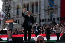Orbán Viktor saját magán kívül már nem tud mást ajánlani