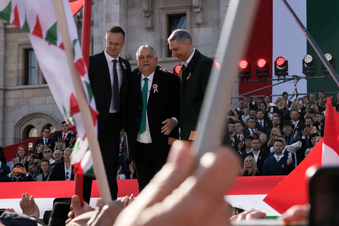 Orbán Viktor ukránozással, Magyar Péter janicsározással ünnepelte március 15-ét – az ünnep képekben