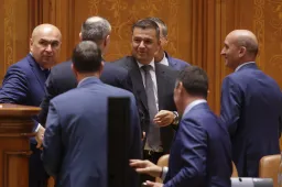Kezdődik a költségvetési csata a parlamentben, Grindeanu sarokba szorítaná Bolojant