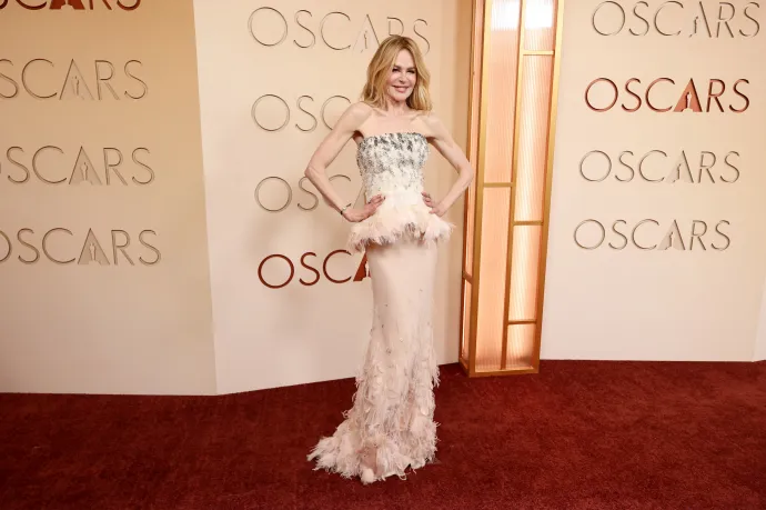 A Chanel hattyúi: Nicole Kidman és Teyana Taylor – Fotó: Arturo Holmes / Getty Images és Mike Coppola / Getty Images