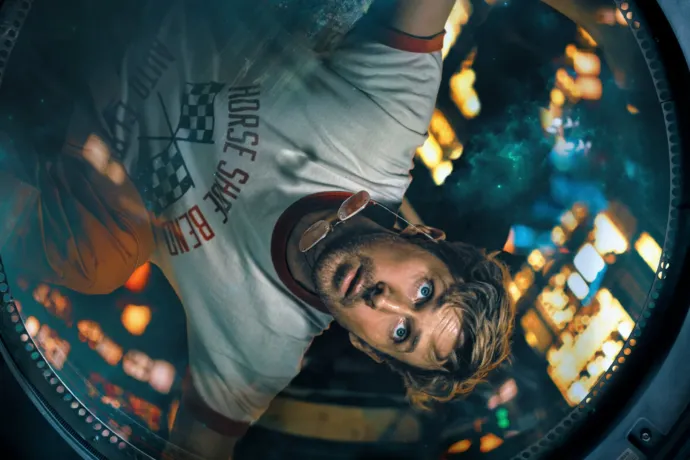 Ryan Gosling béna viccekkel menti meg a világot