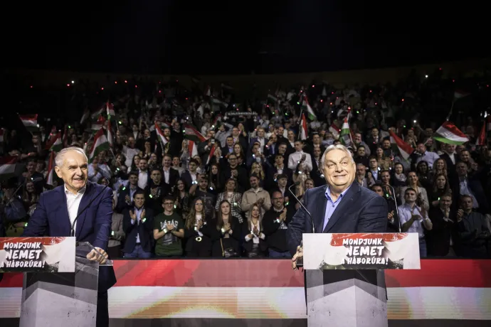 Szita Károly, a kaposvári polgármester és Orbán Viktor a Digitális Polgári Körök által szervezett háborúellenes gyűlésen a Kaposvár Arénában 2026. január 24-én – Fotó: Kaiser Ákos / Miniszterelnöki Kommunikációs Főosztály / MTI