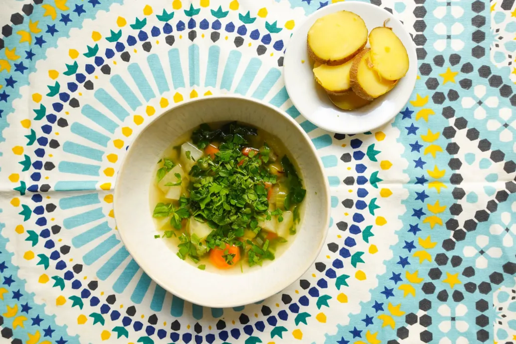 Tényleg megjavítja az elsózott ételt egy szem krumpli?