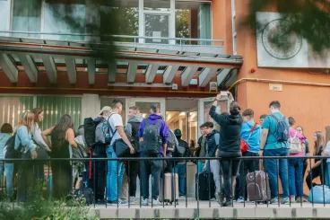 Újra a Tiborcz érdekeltségébe tartozó bankot ajánlják a külhoni magyarok figyelmébe