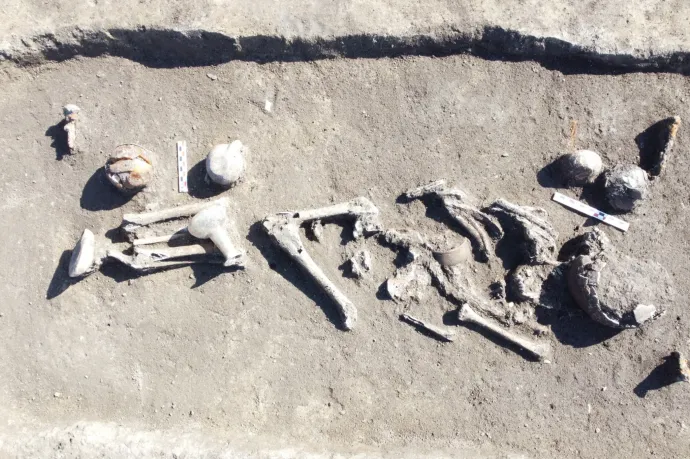 Gyermeksírokkal teli római kori temetőt tártak fel Maroskeresztúron