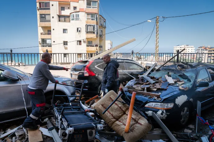 Netanjahuról elterjedt, hogy meghalt, ötujjas kézfogással cáfolta, hogy nem MI-videó készült róla