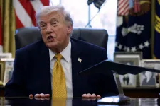 Trump tovább ekézi a NATO-t