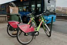 A hét közepétől újra bubizhatunk a Manfredra átmatricázott közbringákon