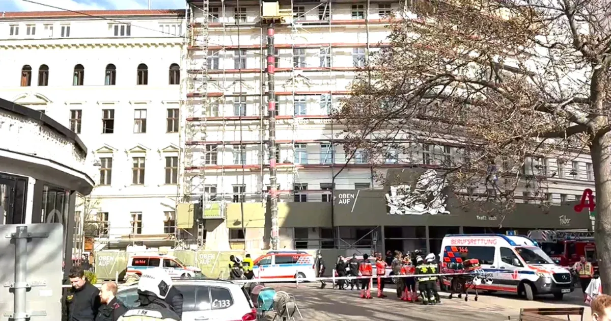 Összeomlott egy építkezés állványzata Bécsben, négyen meghaltak