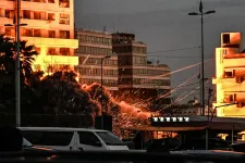 Libanon szerint Izrael előzetes figyelmeztetés nélkül hajtott végre légicsapást egy sűrűn lakott negyedben