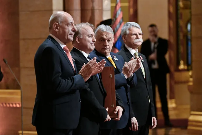 Lackfi János szerint az anyja nem volt jelen, amikor a bizottság megszavazta neki a Kossuth-díjat