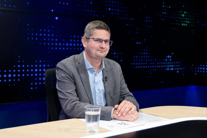 Bíró-Nagy András: Orbán itthon nem tud elitellenes lenni, ő maga az, aki ellen lázadni lehet