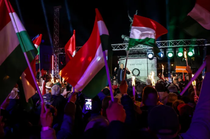 Orbán Viktor beszéde alatt romlott el az egri Dobó térre néző webkamera