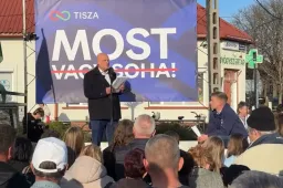 Bocsánatot kért a Tisza képviselőjelöltje, akinek viccelődésére a színpadon szólt be Magyar Péter