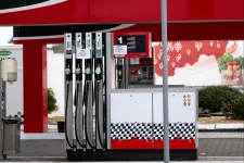 Szlovéniában és Szlovákiában is korlátozták a tankolható üzemanyag mennyiségét