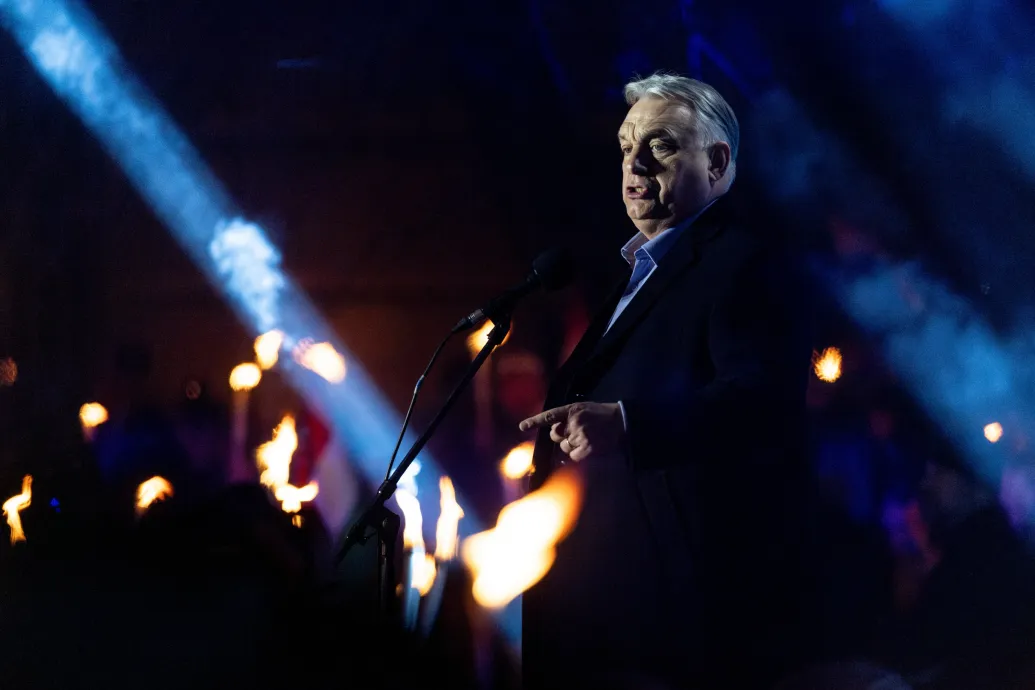 Orbán dunaújvárosi fórumán már nem szégyellték a buszoztatást