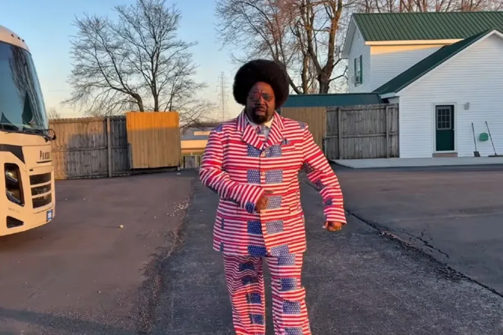 Igazat adott az amerikai bíróság annak a rappernek, aki videóklipet készített a házában történt rendőrségi rajtaütésről