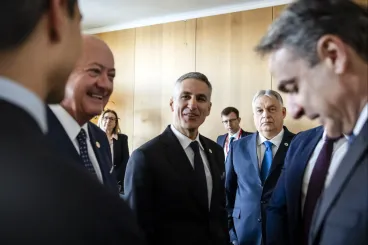 Orbán „Európa és Ukrajna ellen kampányol” – uniós vezetők kritizálták az ukrán hitelről tett „ígérete megszegését”