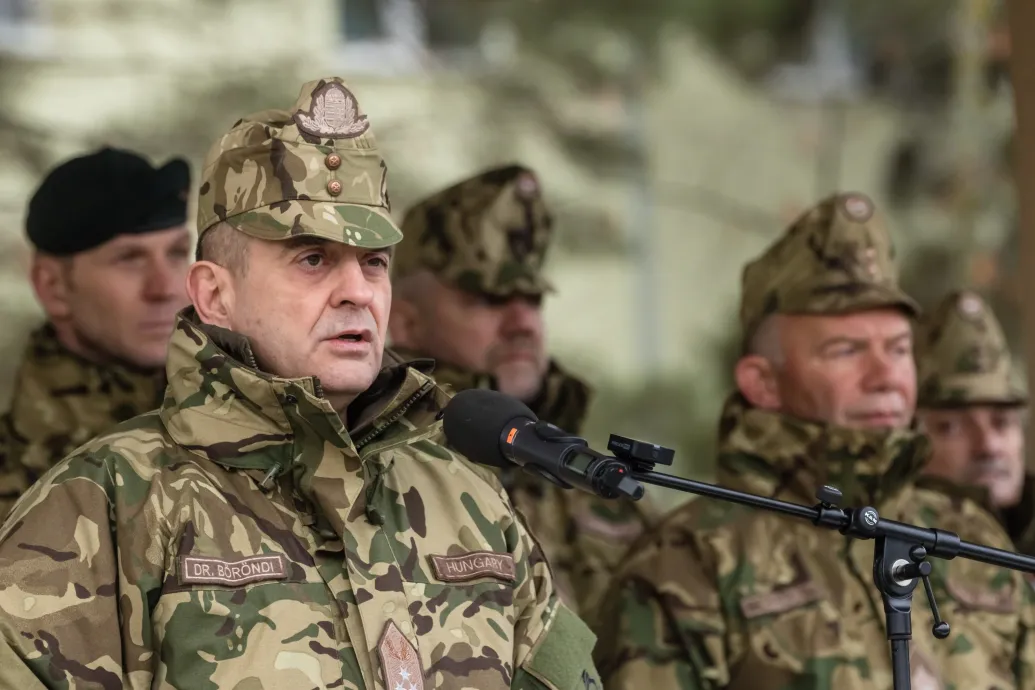 Hazaérkeztek az iraki NATO-misszióban szolgáló magyar katonák