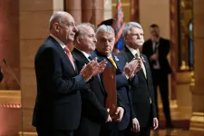 Miniszterelnöki Kabinetiroda: Hankó Balázs maga jelölte Lackfi Jánost a Kossuth-díjra, az író anyja nem vett részt a döntésben