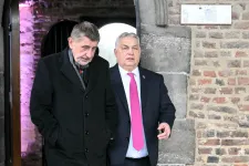 Félórányira volt Budapesttől Andrej Babiš, amikor visszafordult egy gyanús raktártűz hírére