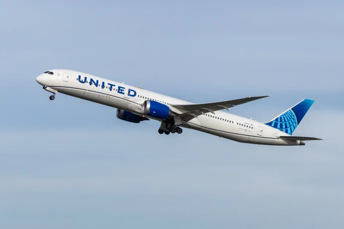 Még több járatát törli a United Airlines a magas olajárak miatt