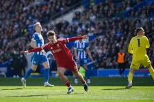 Kerkez szemfüles gólt lőtt a Liverpoolban, de így is kikaptak a Brightontól