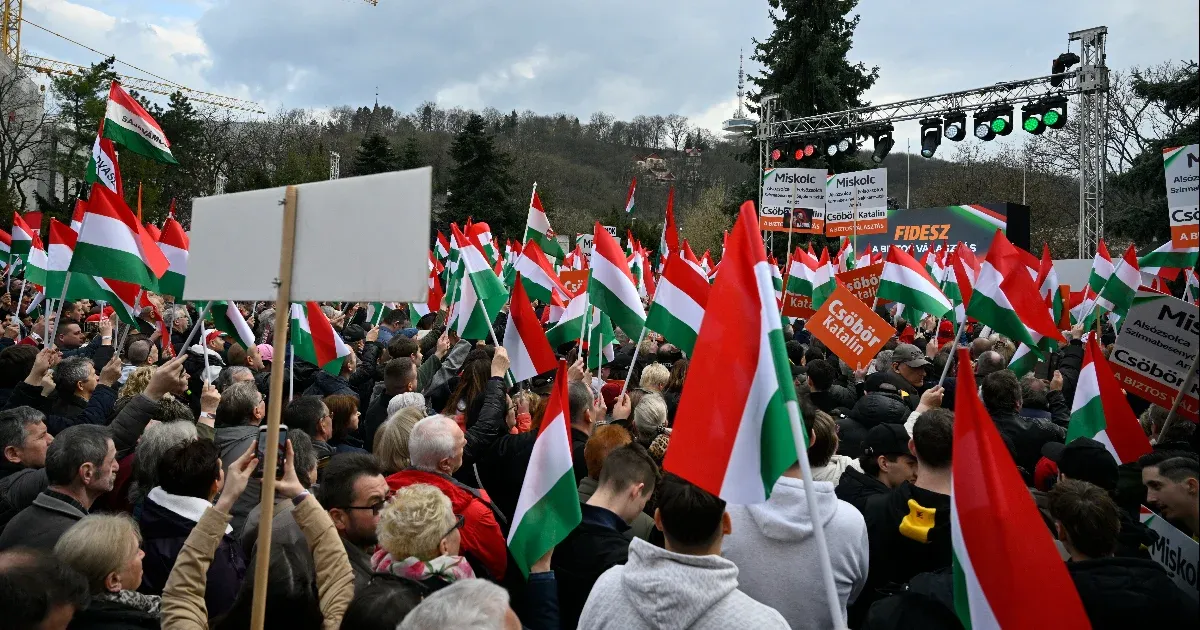 A Fidesz kampányrendezvényén jelentett be közös miskolci és borsodi bérletet Lázár János