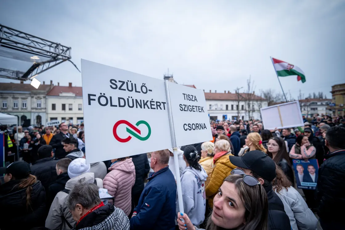 Aki egész nap ül a tévé előtt, nem hall mást – az ország legfideszesebb körzetében járt Magyar Péter