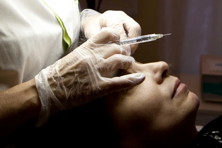 A világ egyik legdurvább idegmérgét használják a szépségipar slágerkezeléséhez