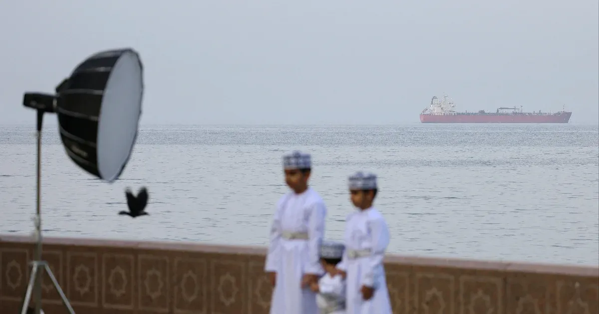 Jön az iráni sokk durva szakasza: hirtelen fogyni kezdtek a tengeren utazó olajkészletek
