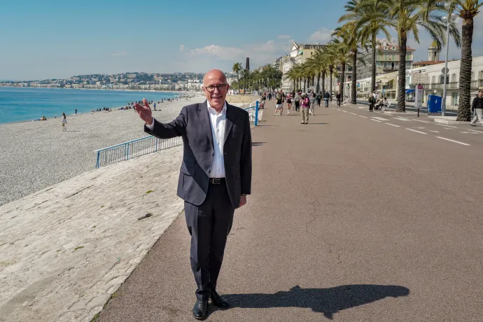 Éric Ciotti, Nizza új polgármestere a választás utáni napon a város tengerpartján, 2026. március 23-án – Fotó: Valery Hache / AFP